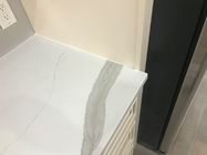 A vaidade do banheiro de quartzo do restaurante cobre o quartzo lavado ácido da pureza alta