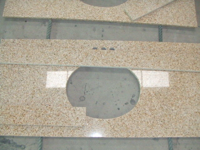 Partes superiores da vaidade do banheiro do granito do ouro do por do sol, bancada da telha do granito do tamanho do corte do costume