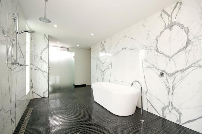 Telha branca de pedra natural do mármore de carrara do melhor projeto da casa do preço